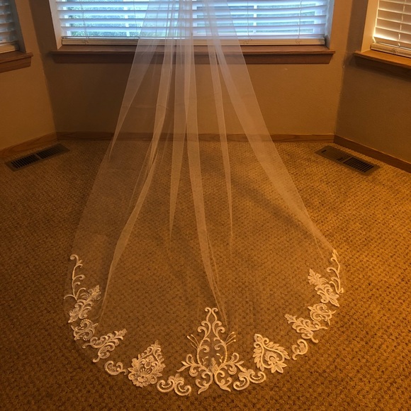 Ivory - Picture 3 of 3